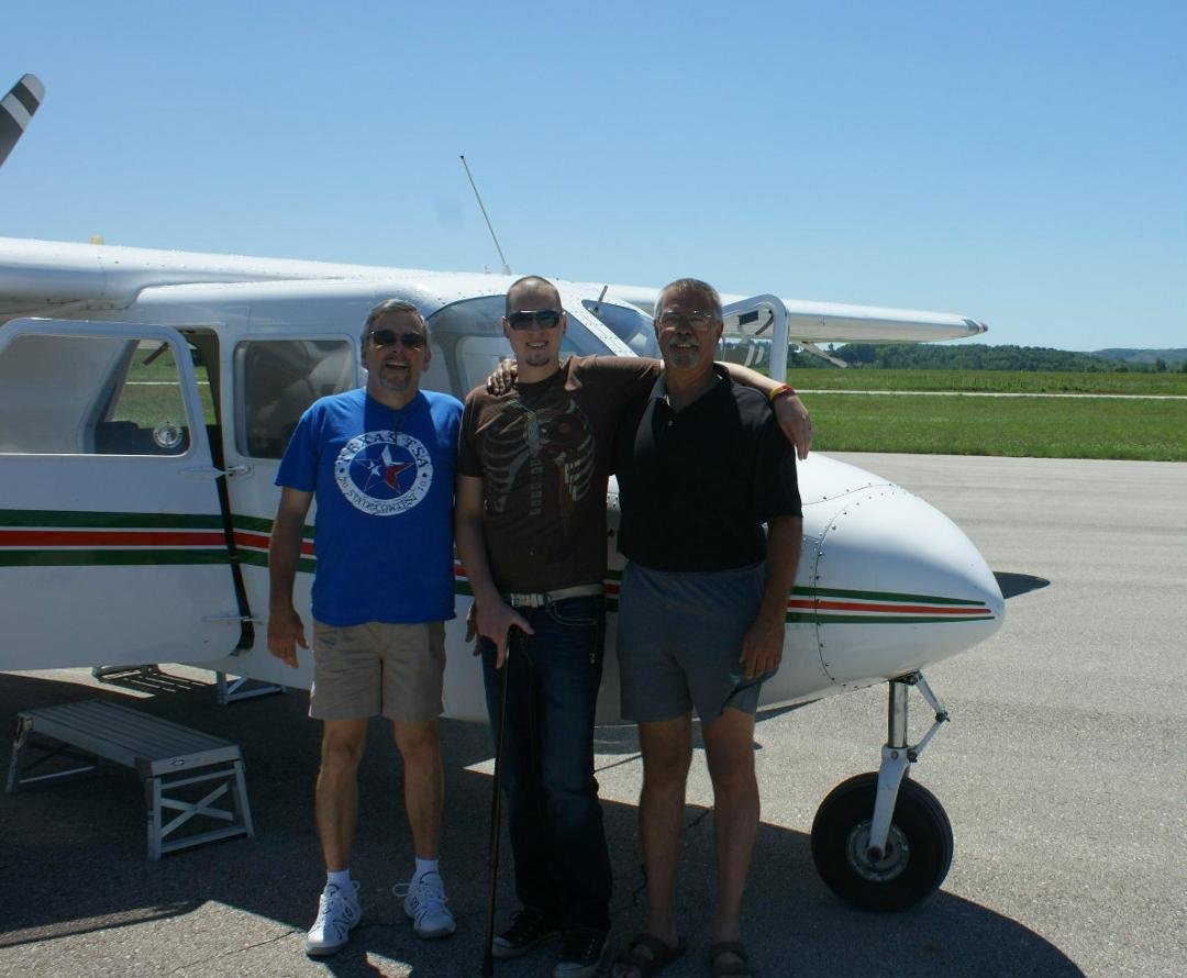 Tres Hombres Muy Macho
Me and Lee and Kyle Symonds