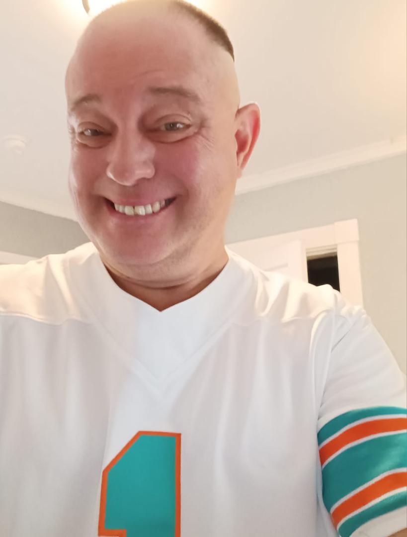 Getting ready ,for some football. Go Dolphins. Horahhhhh.