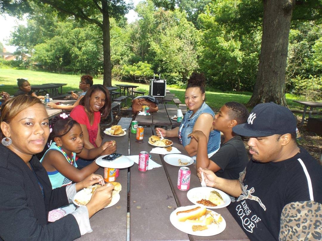 More Mini family reunion pictures 4th of July cookout at Fort Washington Park in Fort Washington Maryland.Candice, Chelsea, Meghan, Amanda, Martrel, and Jerrell