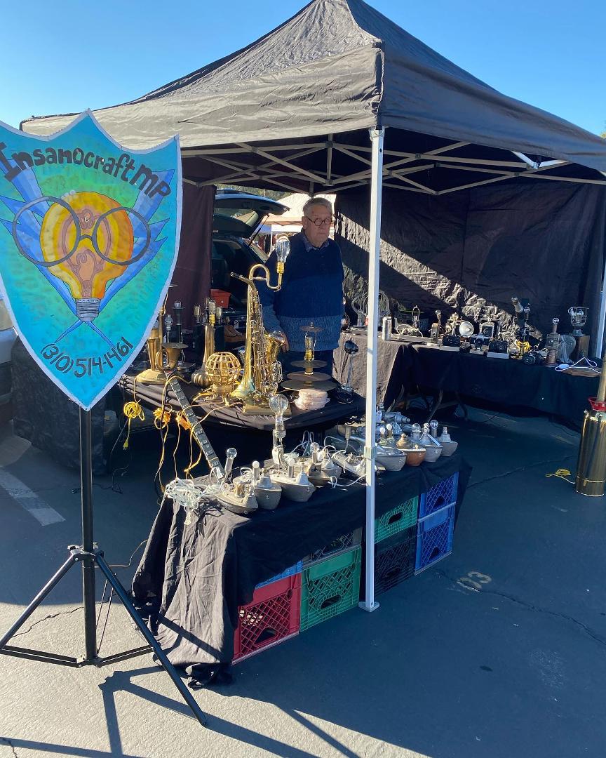 Come and get a lamp! We are at the Rose Bowl Swapmeet today! Section Y
#lamps #rosebowlfleamarket