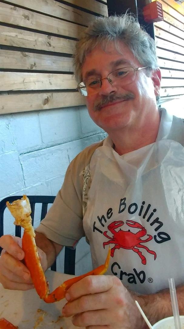 Not near as good as MD blue crabs but, the fries are yum. 🍹🍽️🍜