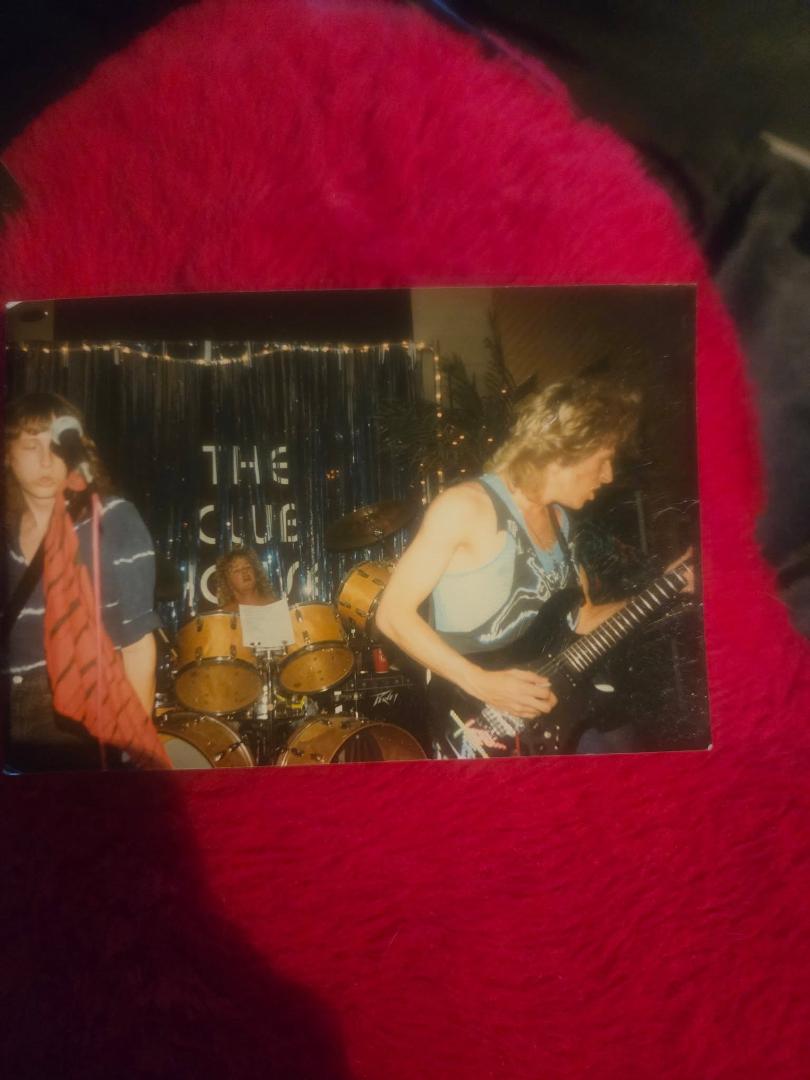 Cathylea Abrams' album, Mobile uploads