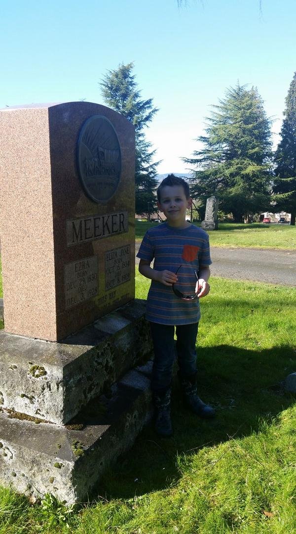 We found Ezra Meekers grave right here in Piyallup