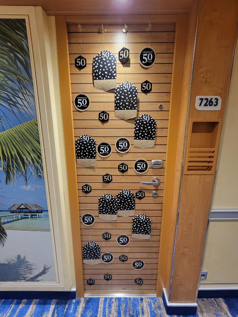 I decorated our door for Ken's 50th birthday 🎂 We ended up being on celebration row with about 4 doors decorated next to each other🙂
