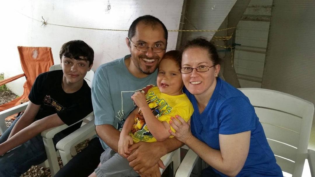 All in the family. Toda la familia.