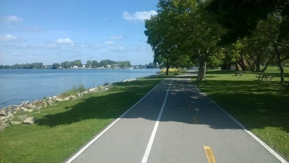 walk, bike and skate path along Niagara River (Tonawanda NY)