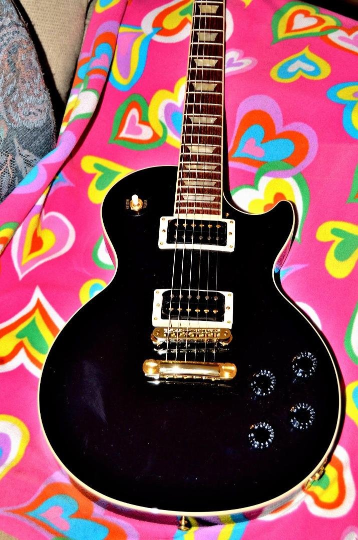 Brand new Ebony 2013 Les Paul Signature "T"