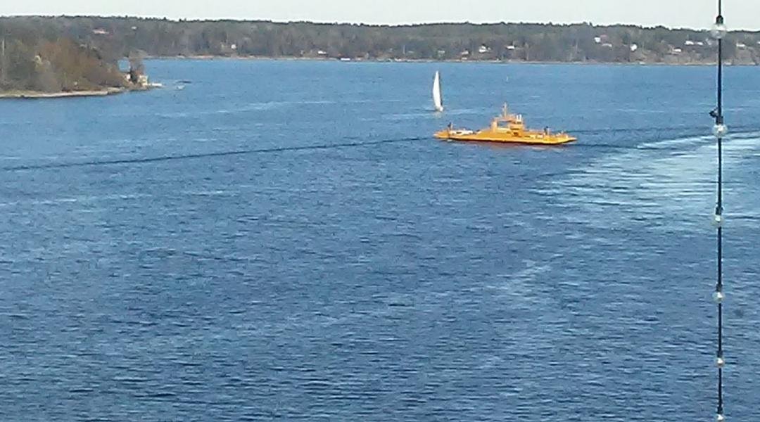 David thought he found the "Yellow Submarine"!.....ferry between islands.