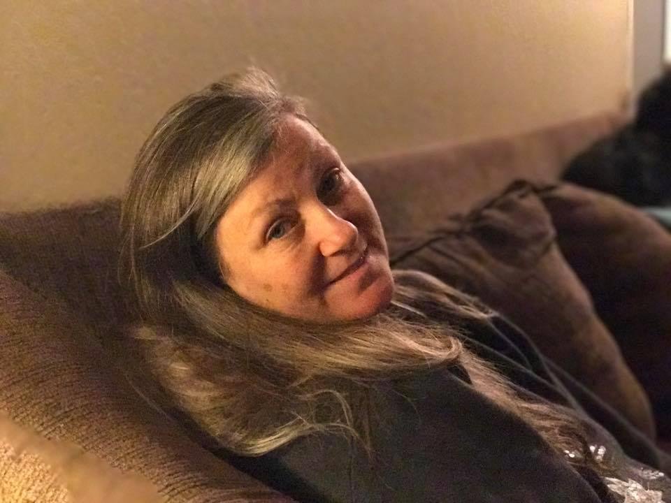 A big shoutout to my beautiful wife for giving up her Mother's Day at home so we could drive down and surprise my mom!
29 years this October and I love you more everyday.
Thank you for choosing me to love forever.
😘