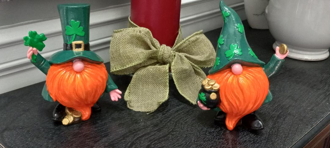 I finished painting these guys last week.
Happy St. Patrick's Day to Ya all!