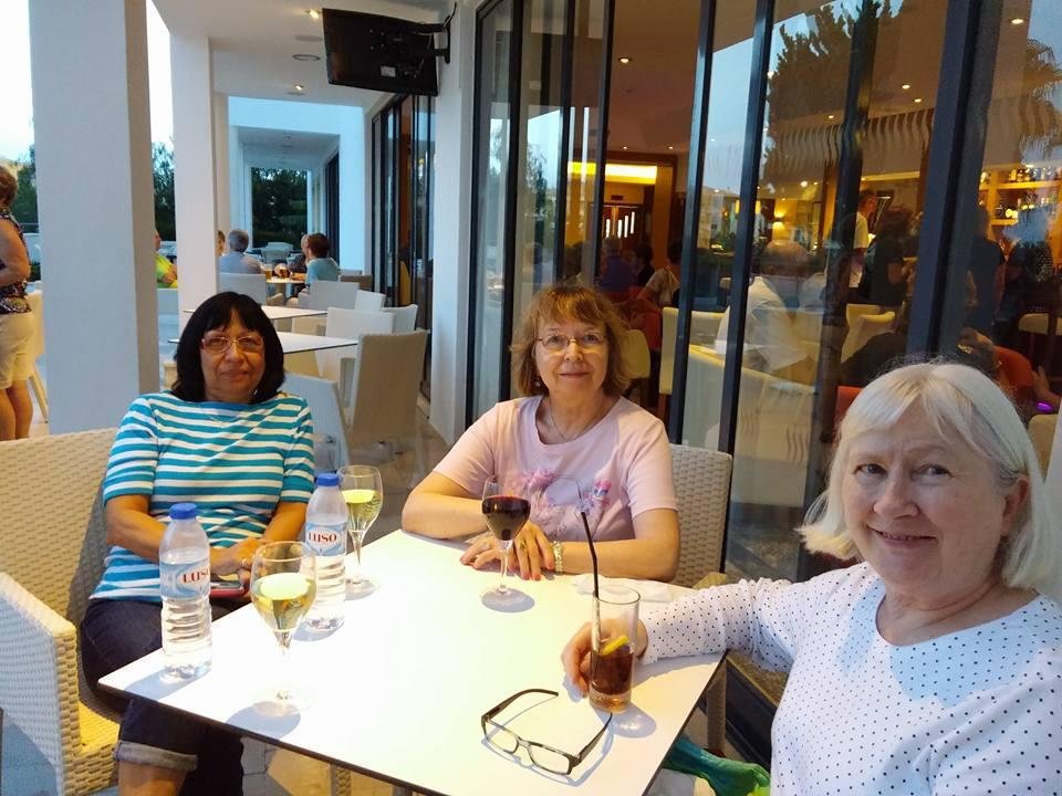Happy hour at Vilapetra