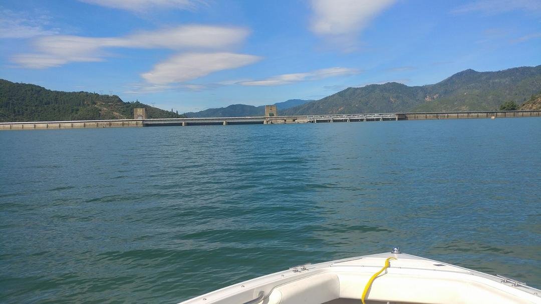 Lake Shasta Dam up to the top.
