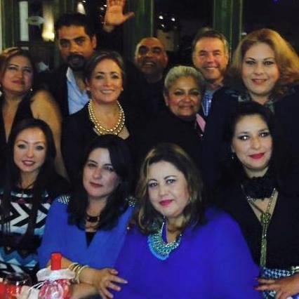 Rafa con un grupo de sus companeros de la Universidad de UABC de Ensenada Mexico en una fiesta de Navidad.
