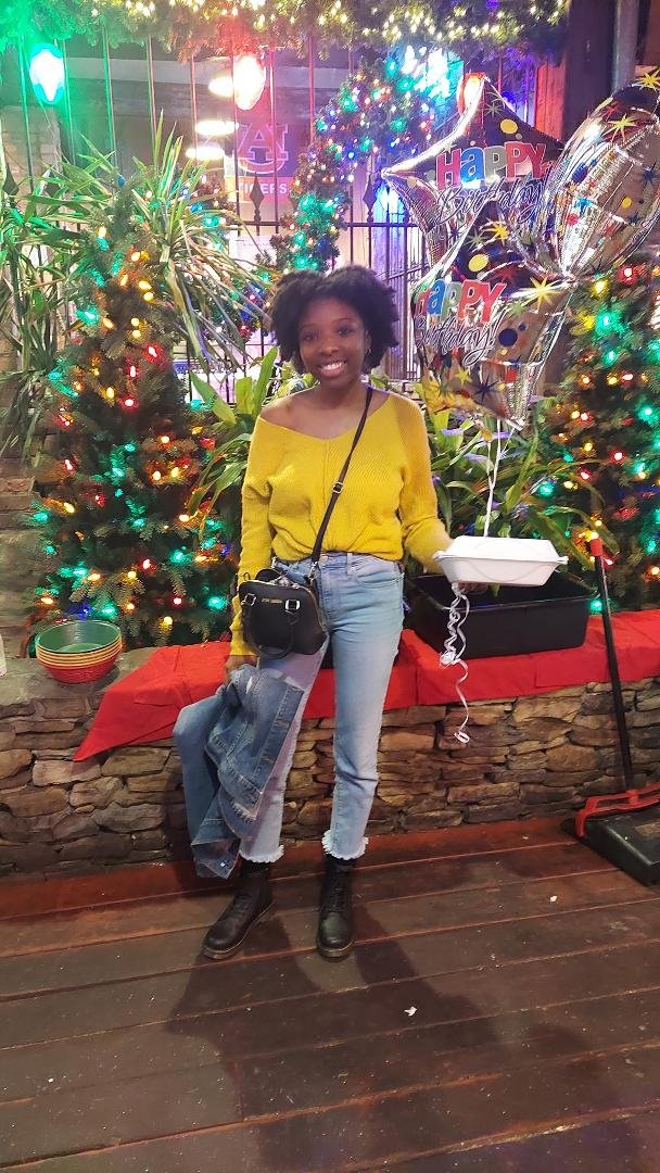 HAPPY BIRTHDAY TO MY BEAUTIFUL AMAZING DAUGHTER. I LOVE YOU SO MUCH. 
Taylor Cole