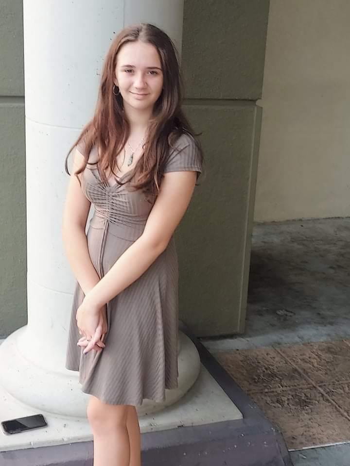 Natalia how pretty she is so grown up a 6th grader looking like high schooler!