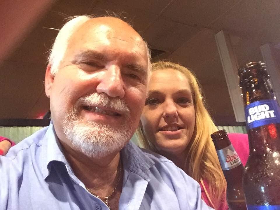 At Santarpios Pizza in E Boston celebrating Lindsay's 40th.😀