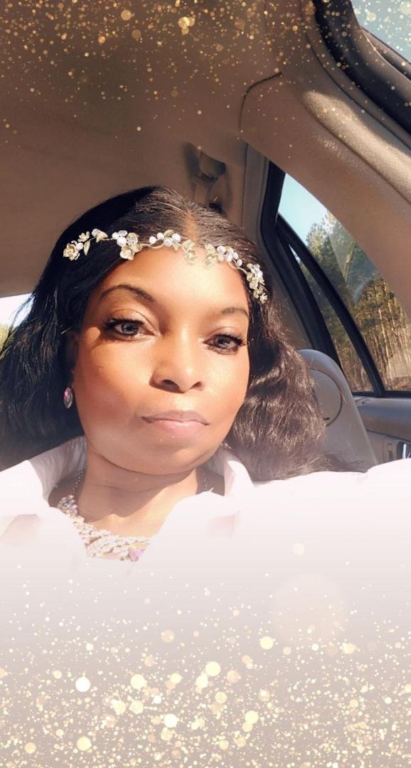 Sun shining beautiful, thank you God for allowing me to see it, let me evaluate myself this week coming up, in a good and positive way. Church Bound!