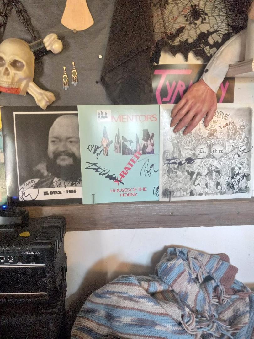 Mentors rules and was so fun in the day, I'm not sure of everyone but I've been a fan since around 1988ish, when I met Elduce I didn't even know he was in this iconic band, I just hung around with this cool ass crowd called