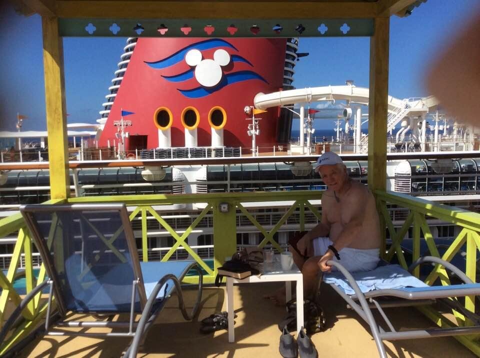 Nice cabana in pool.