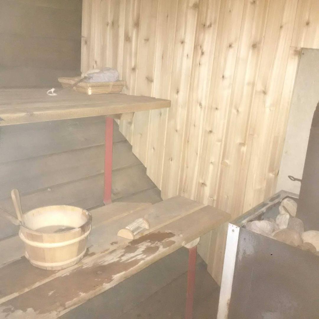 Let it snow, Hang out in the sauna