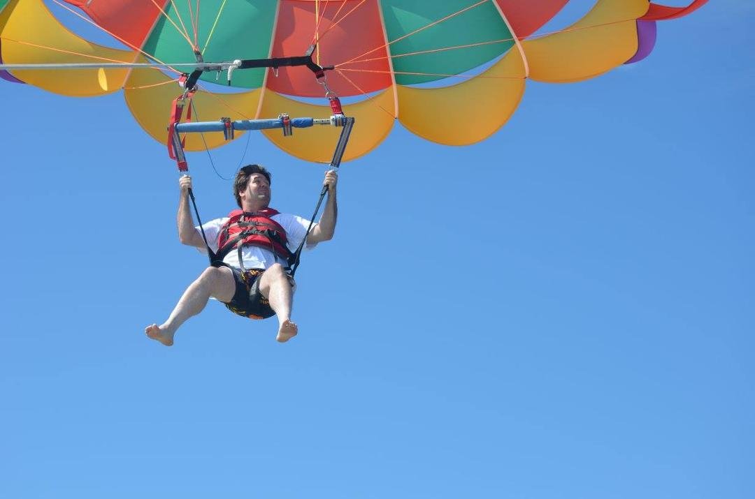 Alan Roberts' album, Parasailing
