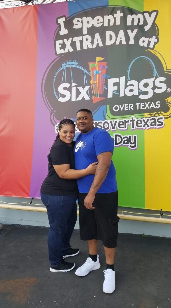 Had a wonderful time with my oldest son Jon Jr and Cortney. Love my family!  Six flags Dallas