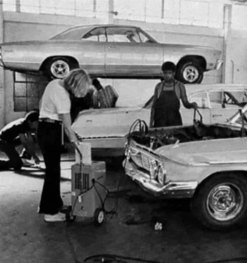 Gary, looks like you working on your 61
Chevy... 😀