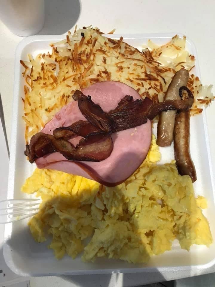 Boy, talk about a BIG BREAKFAST at Detroit metro airport this morning. yikes. Could not finish