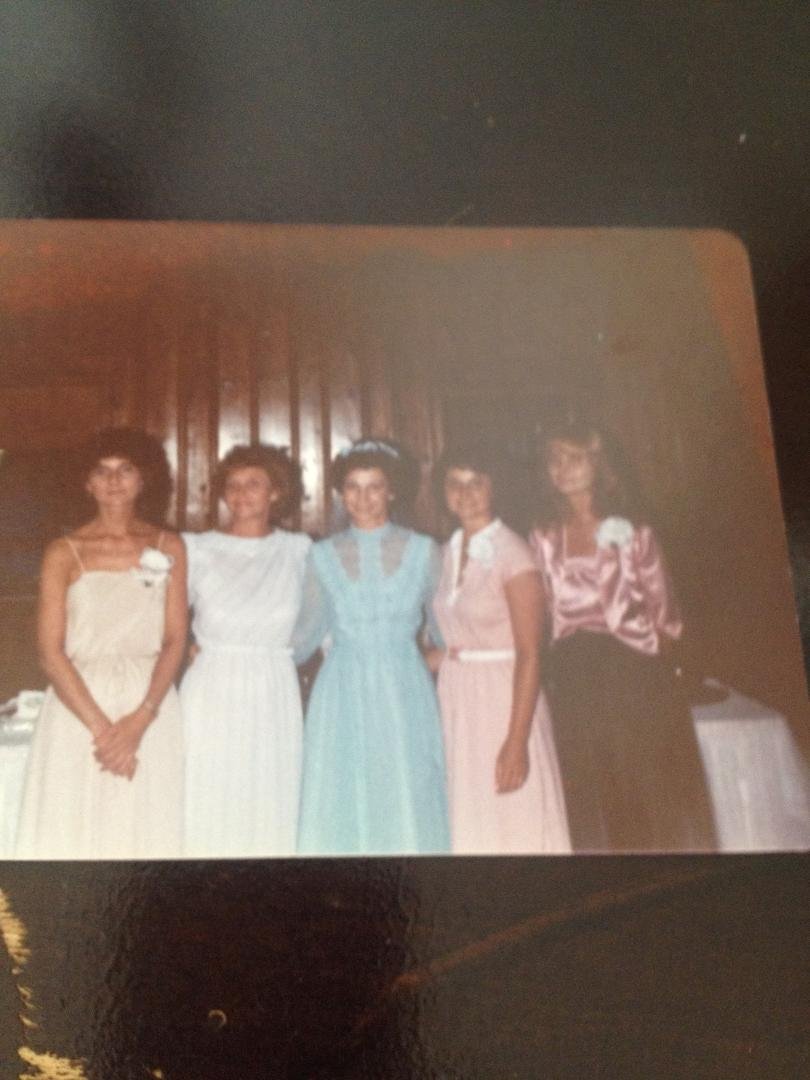Today is my sister birthday Peggy so I am posting all five of us sisters and one that has my mom 80 birthday party. Happy birthday Peggy.