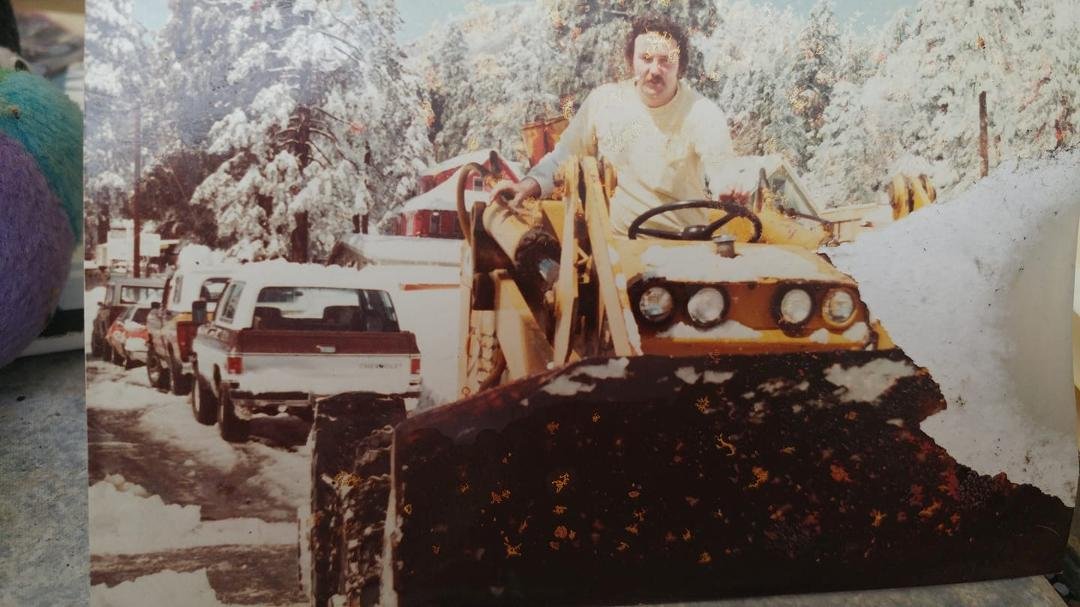 Thisis me plowing that powder at Rim Forest Lumber with Mike McNaultys blazer and Ralph Crabtrees ford pjck up in background
The good ol' days circa mid to late 197p's