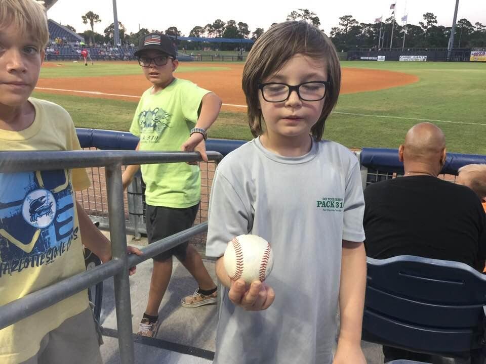 Top of the ninth and a little girl catches a foul ball next to me! Got a love Minor league baseball! Stone crabs versus palm beach