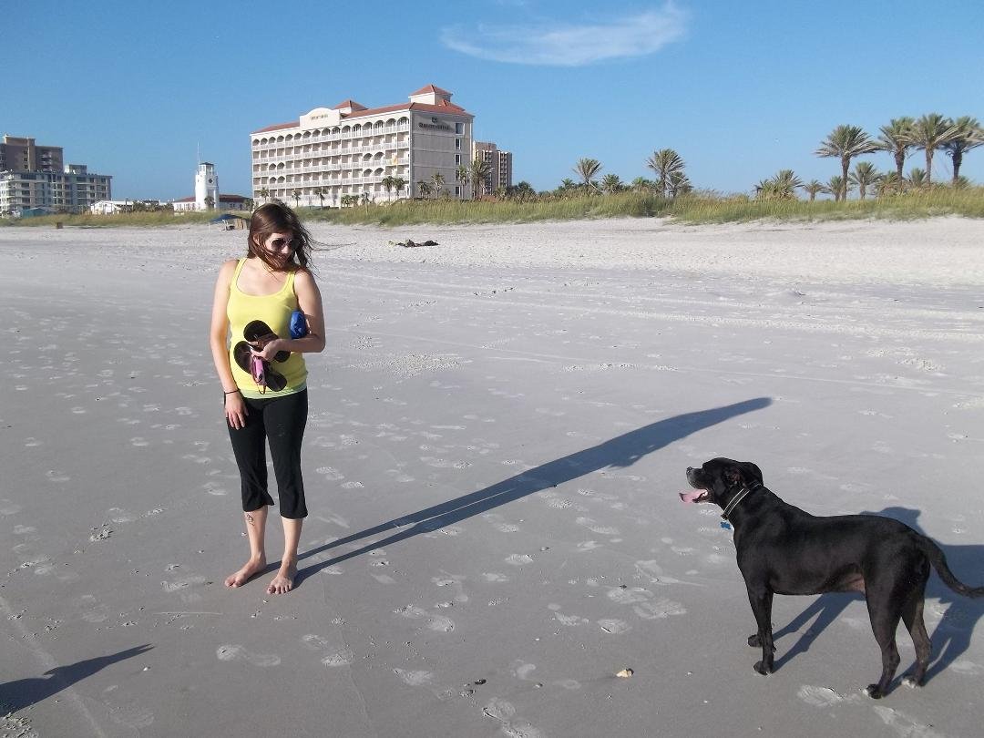 Face off at the beach... Karen vs. Bo. And the sea breeze whipped.