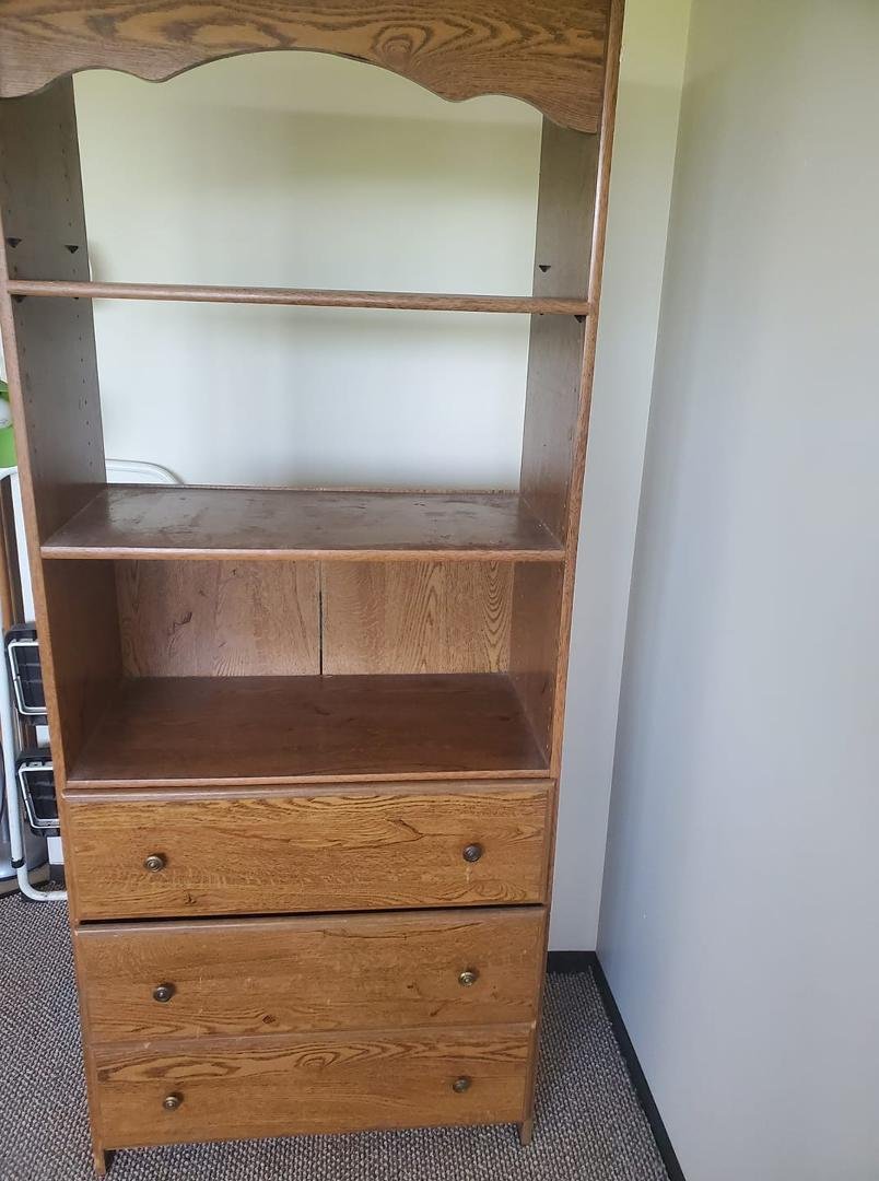 For Sale
$25 or/obo
I think its made of Pine