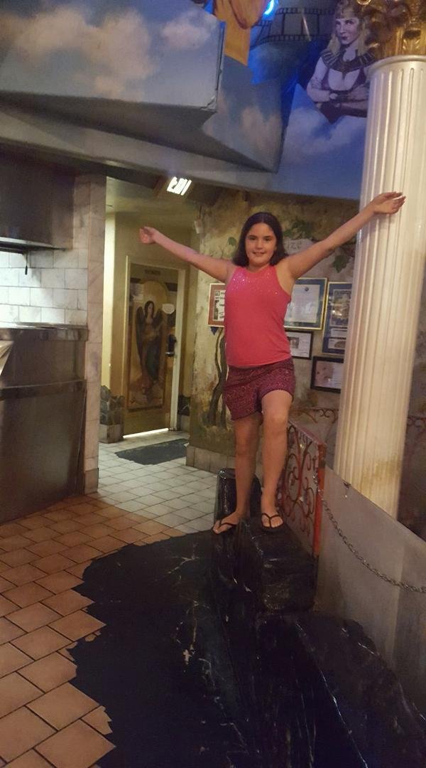 Jasmine having fun at Saggios!!
