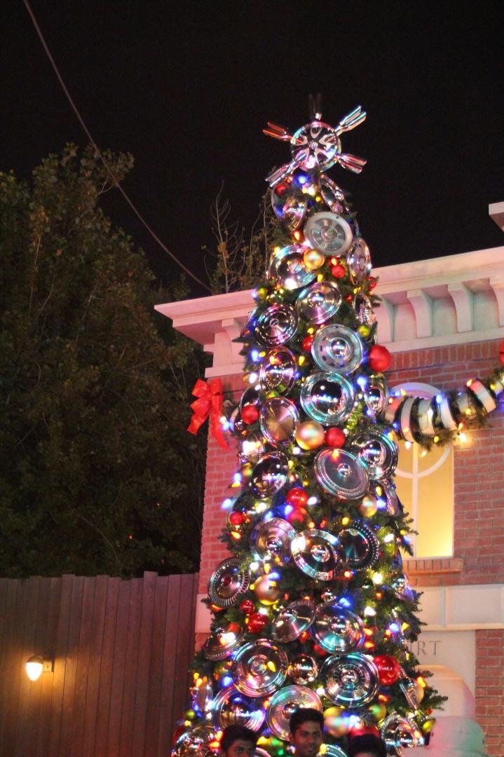 Hub cap Christmas Tree