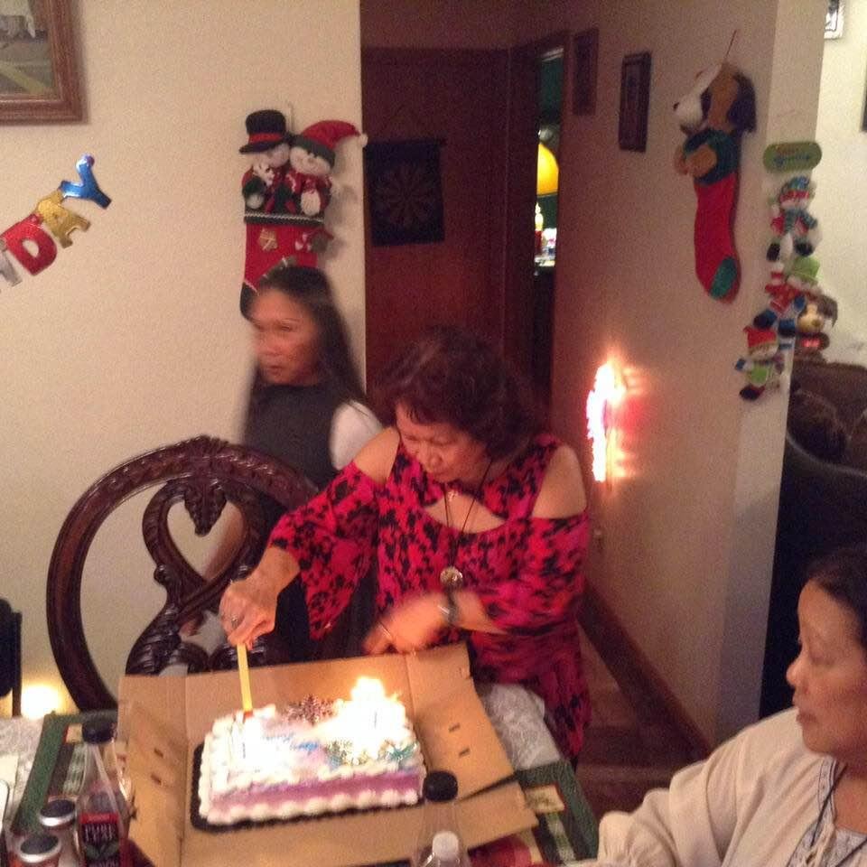 Ate Violy's Birthday Cake slicing.