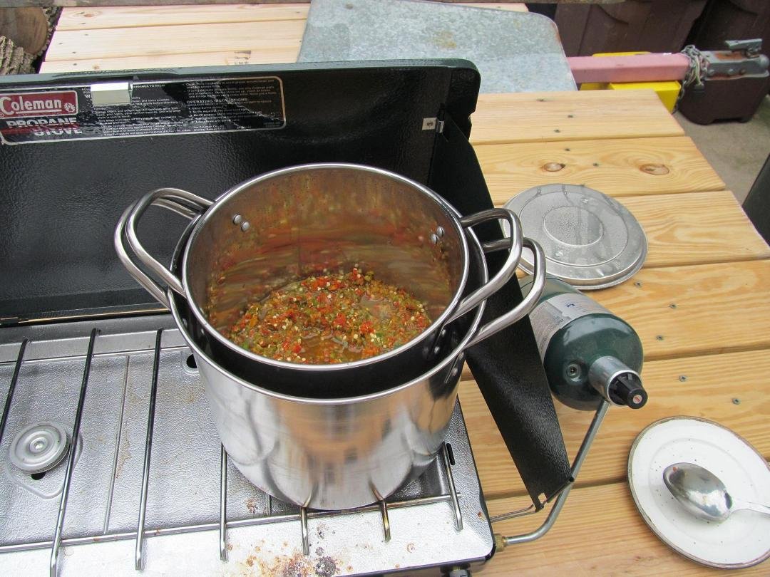 I wish I had a real double boiler. At least these cheap pots for Harbor Freight get the job done without scorching the mash.