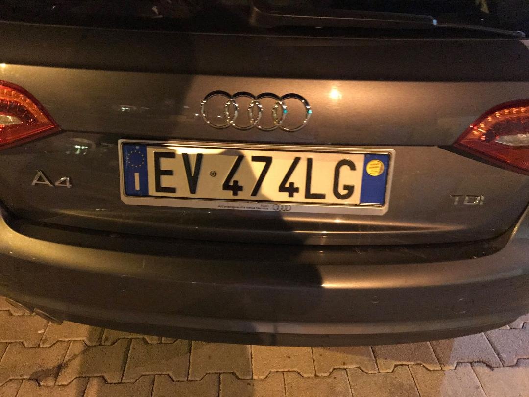 The long trip begins. A twelve hour drive from Rome to Baveria and Oberstaufen. We will fill in the lapses between Iceland/UK and Germany later. Thus the "I" (Italia) license plate.