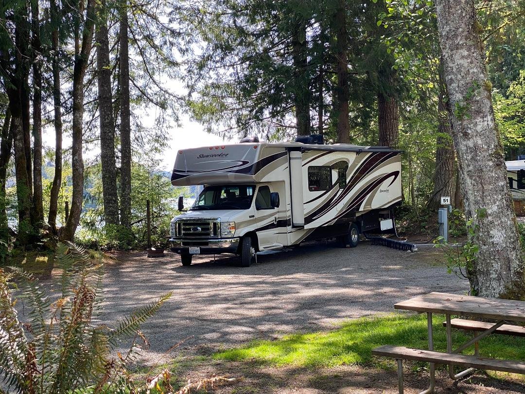 Marilynne’s motor home overlooking Lake Mayfield