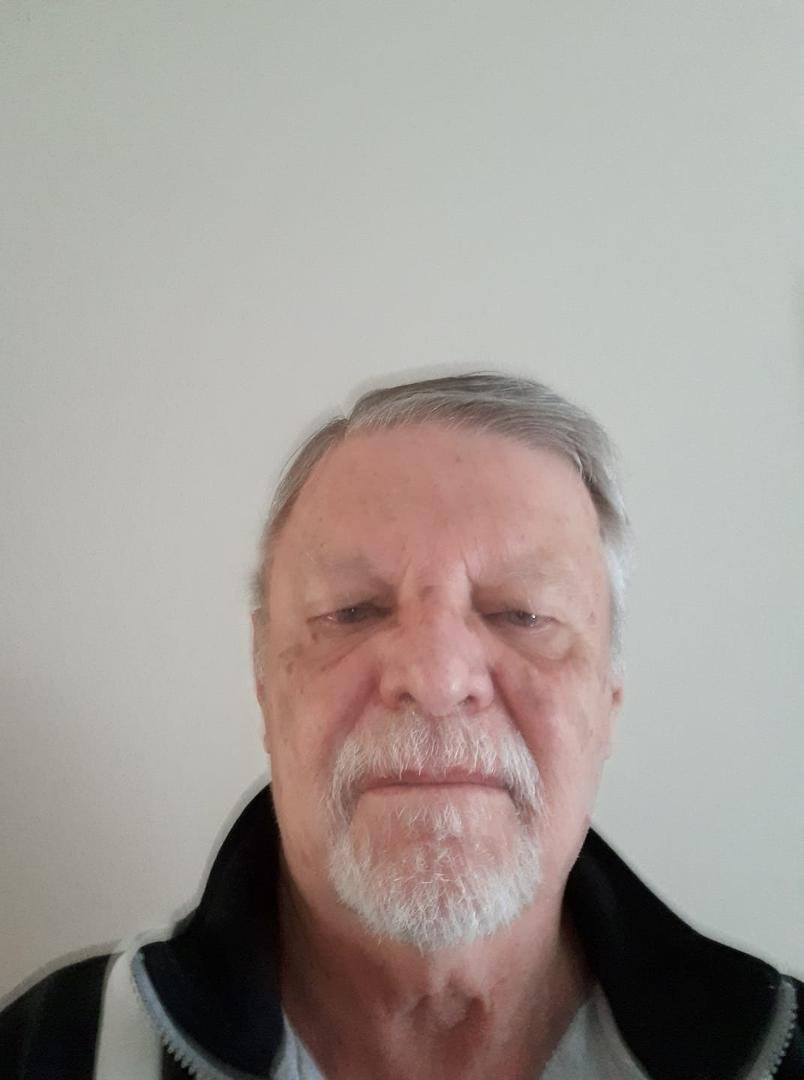 If you wondered how I would look with a beard, now you know. Barbara said it makes me look very extinguished but I think she meant distinguished.