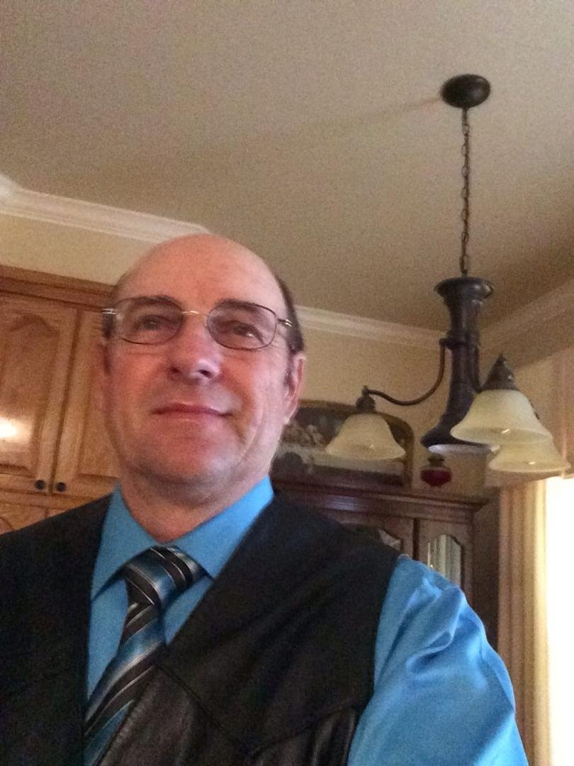 Okay, everyone calls this a selfie but I call it a selfhe! My wife takes selfers or selfhers. Cyber language is so messed up :-)