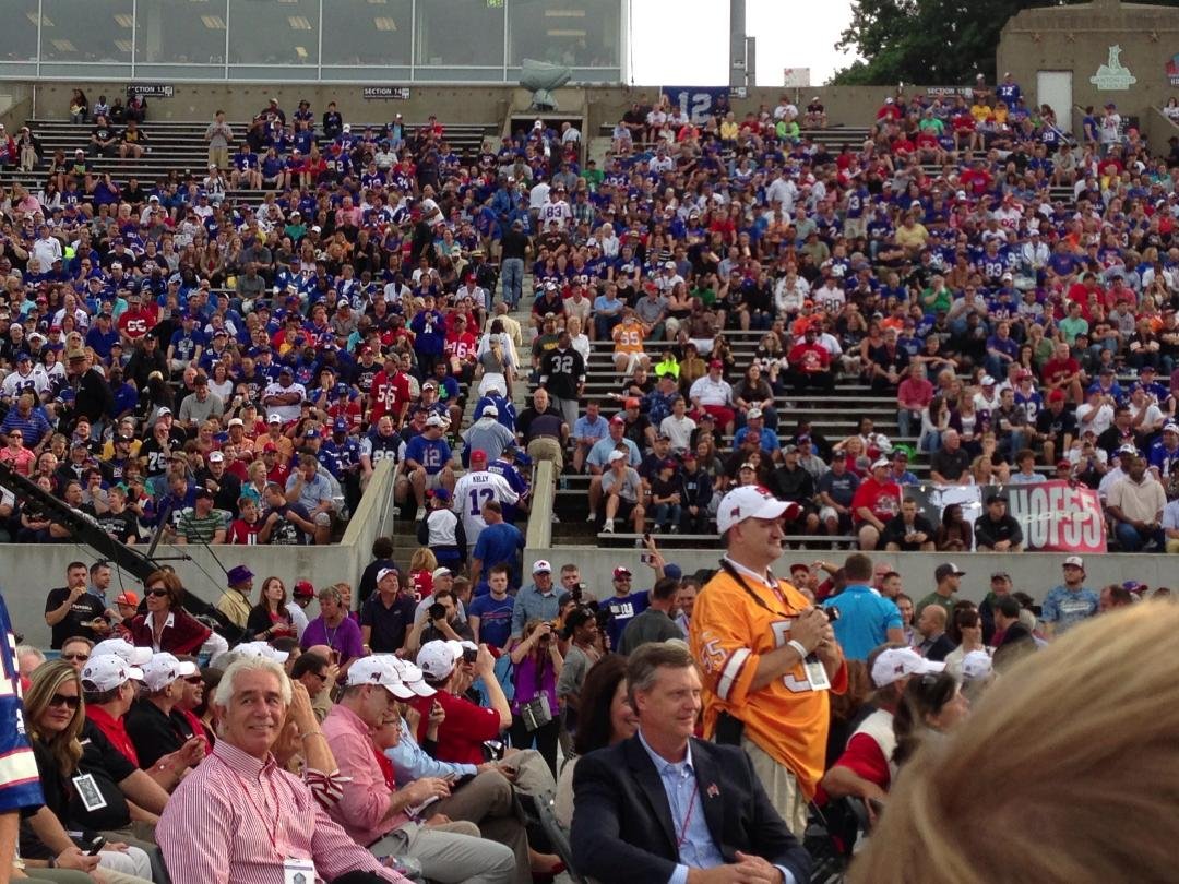 Buffalo Bill fans attending HOF induction ceremonies.