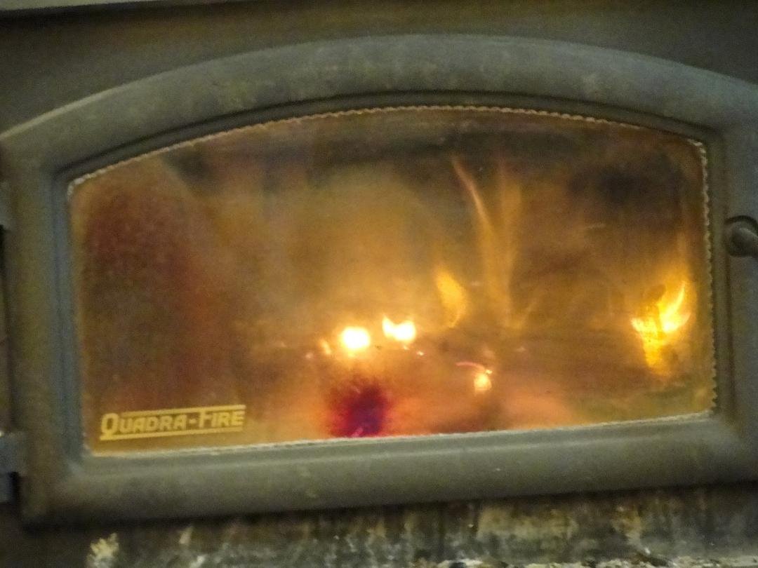For Mary and all of the others who live in HOT areas, here is our our fireplace Thursday morn when we woke up to 47 on Paisley hill.