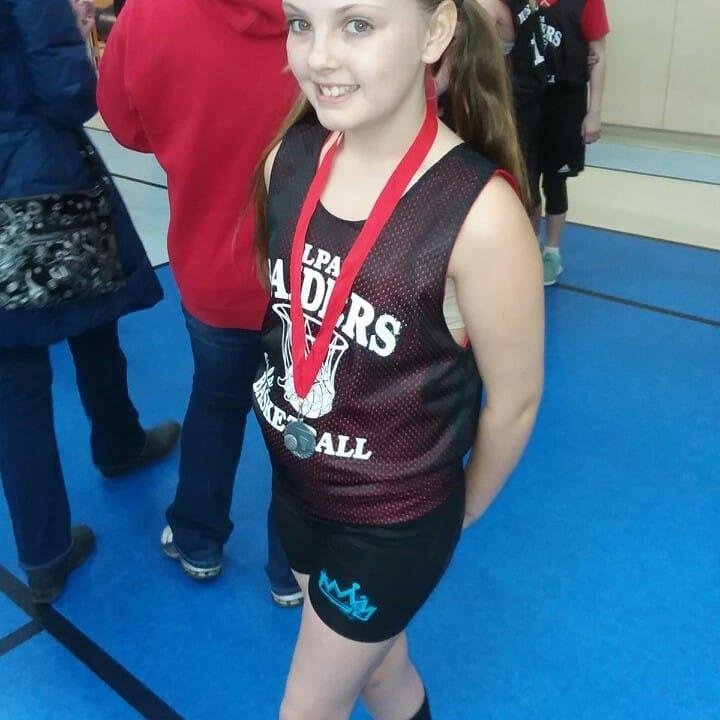 My granddaughter's team won 2nd place. How exciting for them. Great job girls! I especially love this one😘