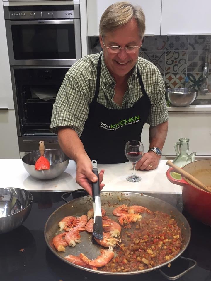 Making Paella in Spanish cooking class