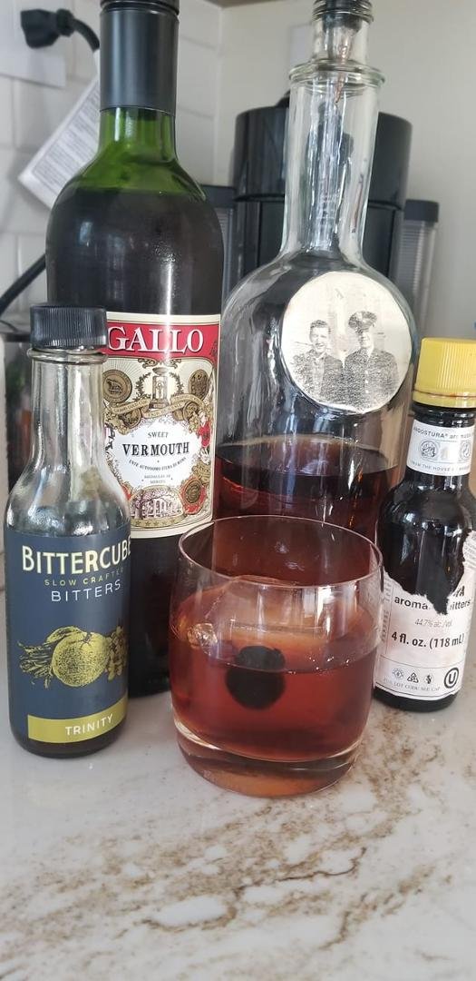 It went from 70 on Monday to 33 today. Time for a Brandy Manhattan in honor of my Dad - Herbie.
That's him in the uniform on the right and his brother, my uncle, Vernon on the left.
Cheers!!!!