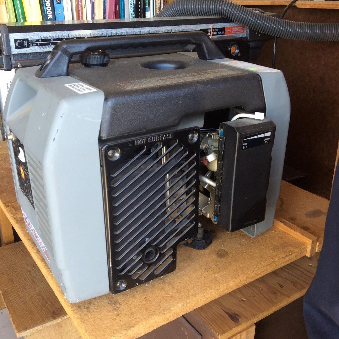 Generator, 1800 Watt, gas powered.