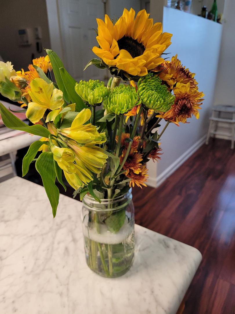 Thoughtful son-in-law, Justin, brought the grands over and let them bring me flowers and cake to cheer me up! Today would have been our 51st anniversary. Their thoughtfulness sure did help!!