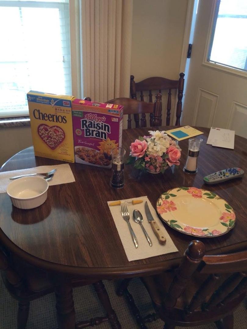 Happy 4th of July! Part of our freedom is being able to fix a lunch for our family. I set the table and did all the cooking today. Phyllis's fav is in the box. Mine is on the plate.
