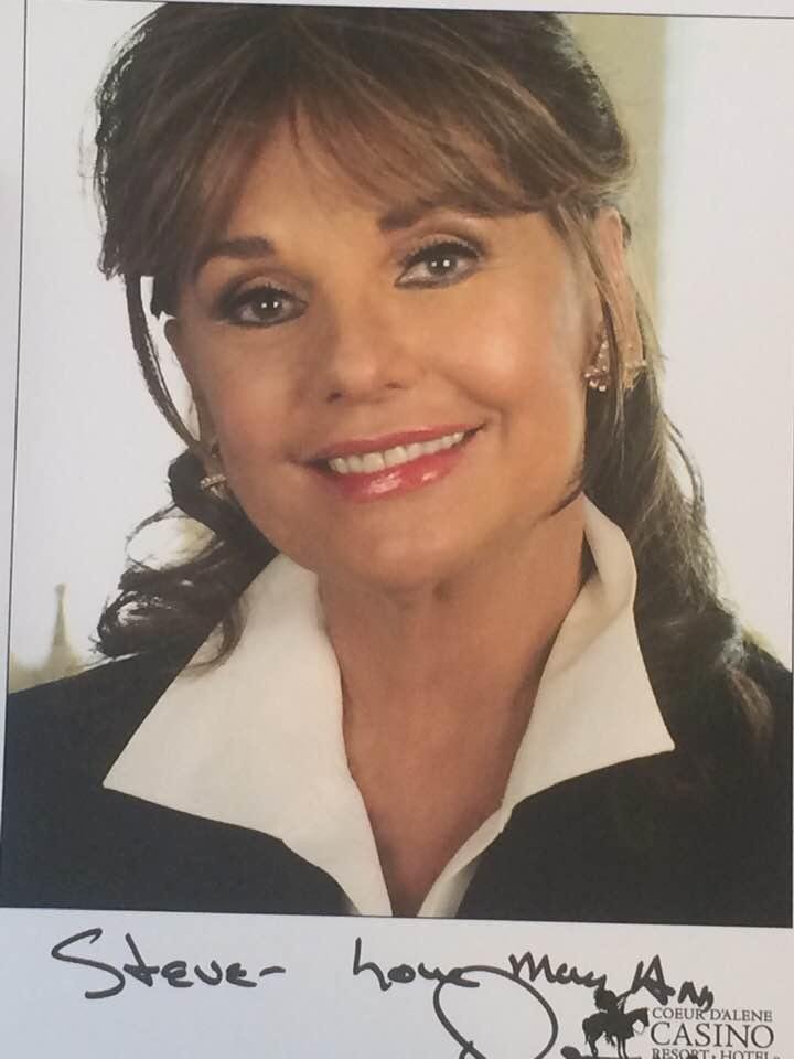It was such a treat to sit down and chat with this beautiful, sweet and charming movie star/actress Dawn Wells, (Mary Ann from Gilligan’s Island), last night at the Coeur D’Alene Casino. I think I was guilty of hogging the